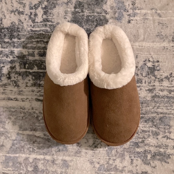 Women's Solid Color Platform Slippers with Fur Lining - Picture 1 of 8